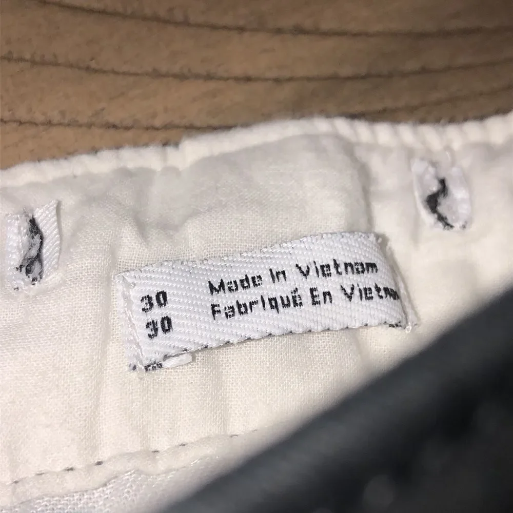 Urban Outfitters’ Cotton Straight Leg Flat Front Khakis 30” Waist 29 1/2” inseam
